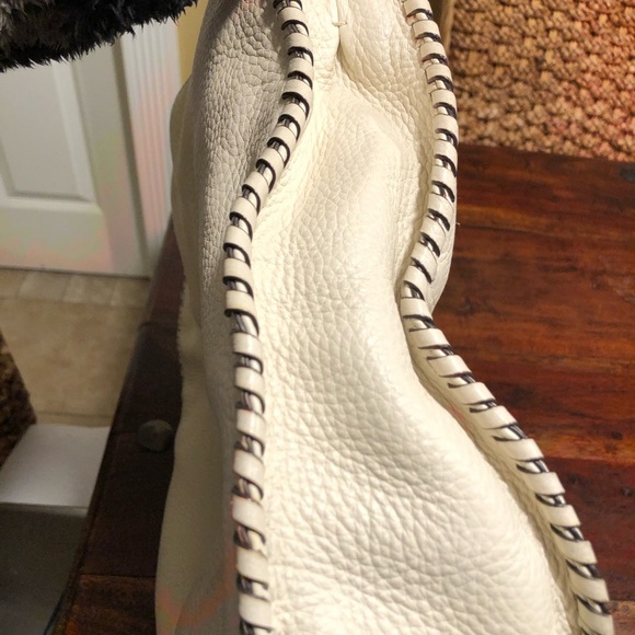 Woman’s Michael Kors Whipped Chelsea Cream handbag - Picture 15 of 16